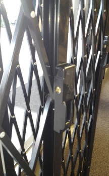 Harford County Md Install Security Gate For Store